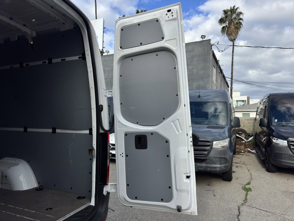 Used 2024 Mercedes-Benz Sprinter 2500 image 12