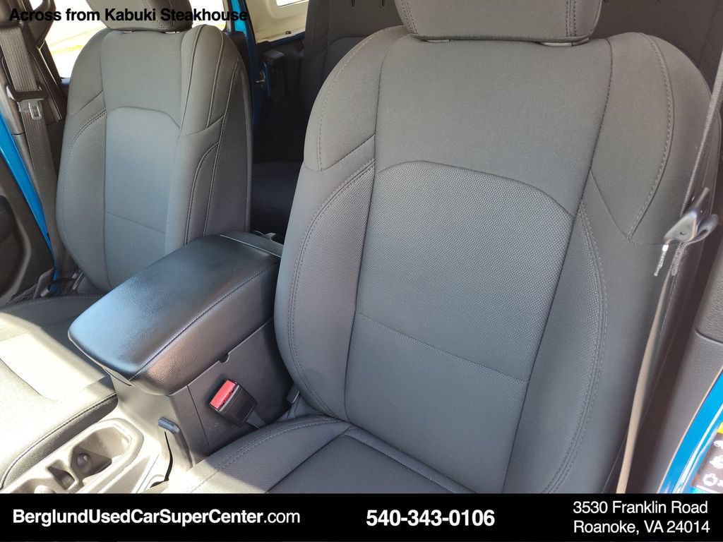 Used 2023 Jeep Wrangler Unlimited w/ Cold Weather Group AWD/4WD image 18