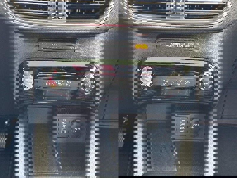 Used 2025 Ford Escape Platinum image 14