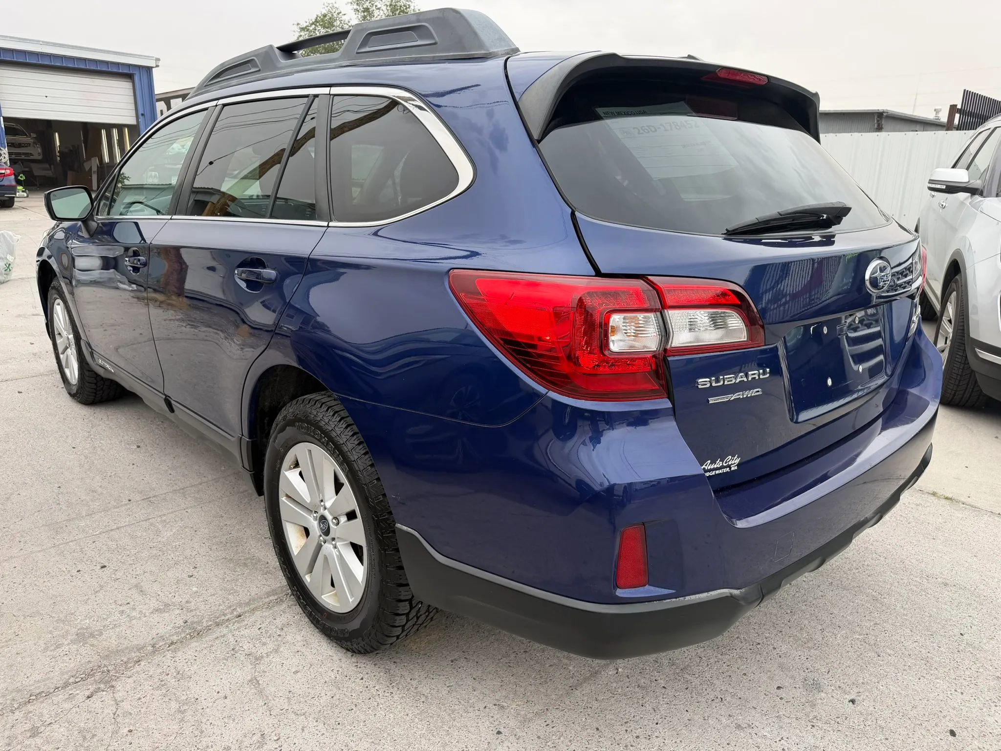 Used 2015 Subaru Outback 2.5i Premium AWD/4WD image 6