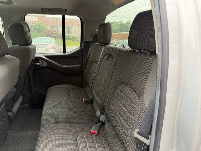 Used 2006 Nissan Frontier NISMO w/ (J01) Sunroof Pkg AWD/4WD image 13
