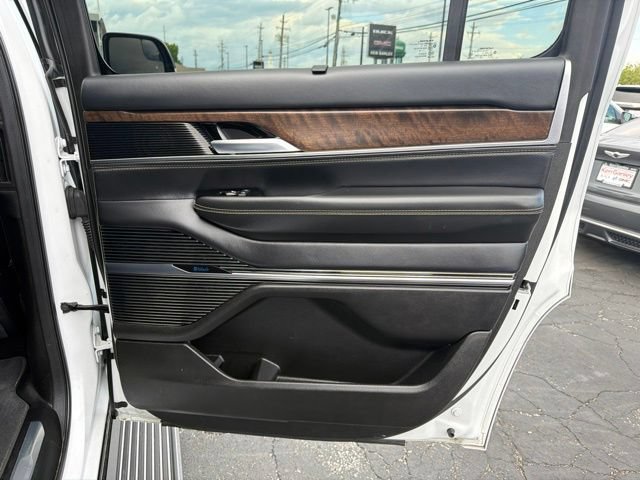 Used 2024 Jeep Grand Wagoneer Series I w/ Rear Seat Video Group 1 AWD/4WD image 18