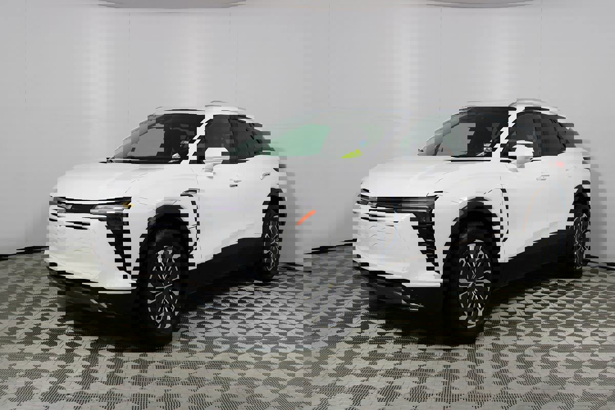 Used 2024 Chevrolet Blazer EV LT image 3