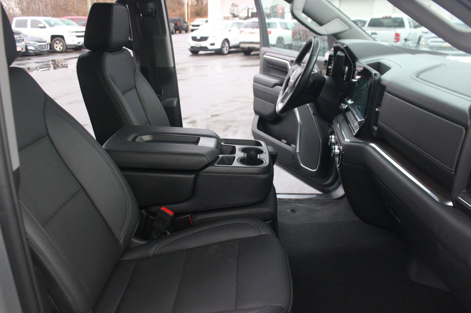 Used 2023 GMC Sierra 1500 SLT image 38