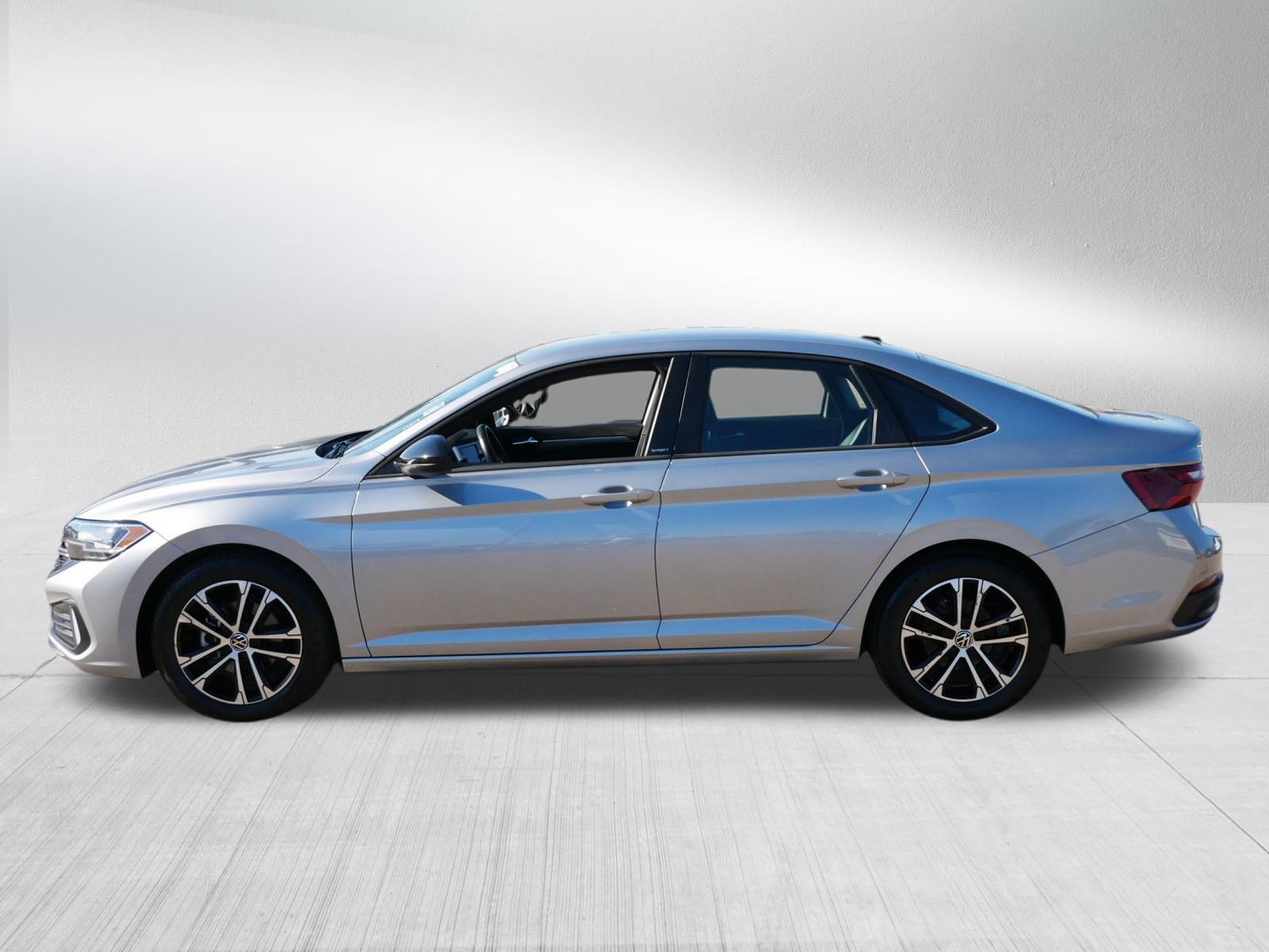 Certified 2024 Volkswagen Jetta Sport FWD image 4