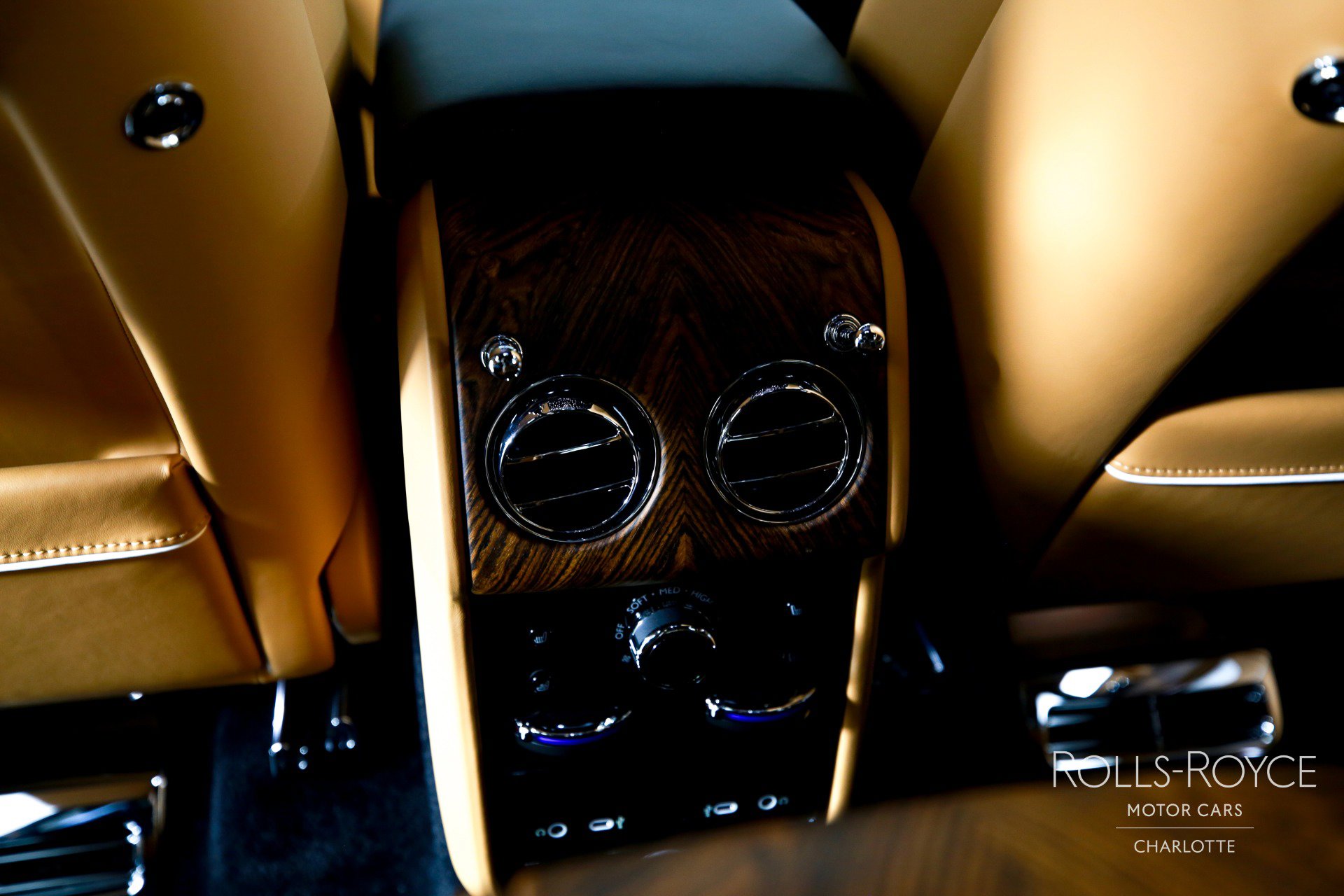 Used 2025 Rolls-Royce Cullinan image 22