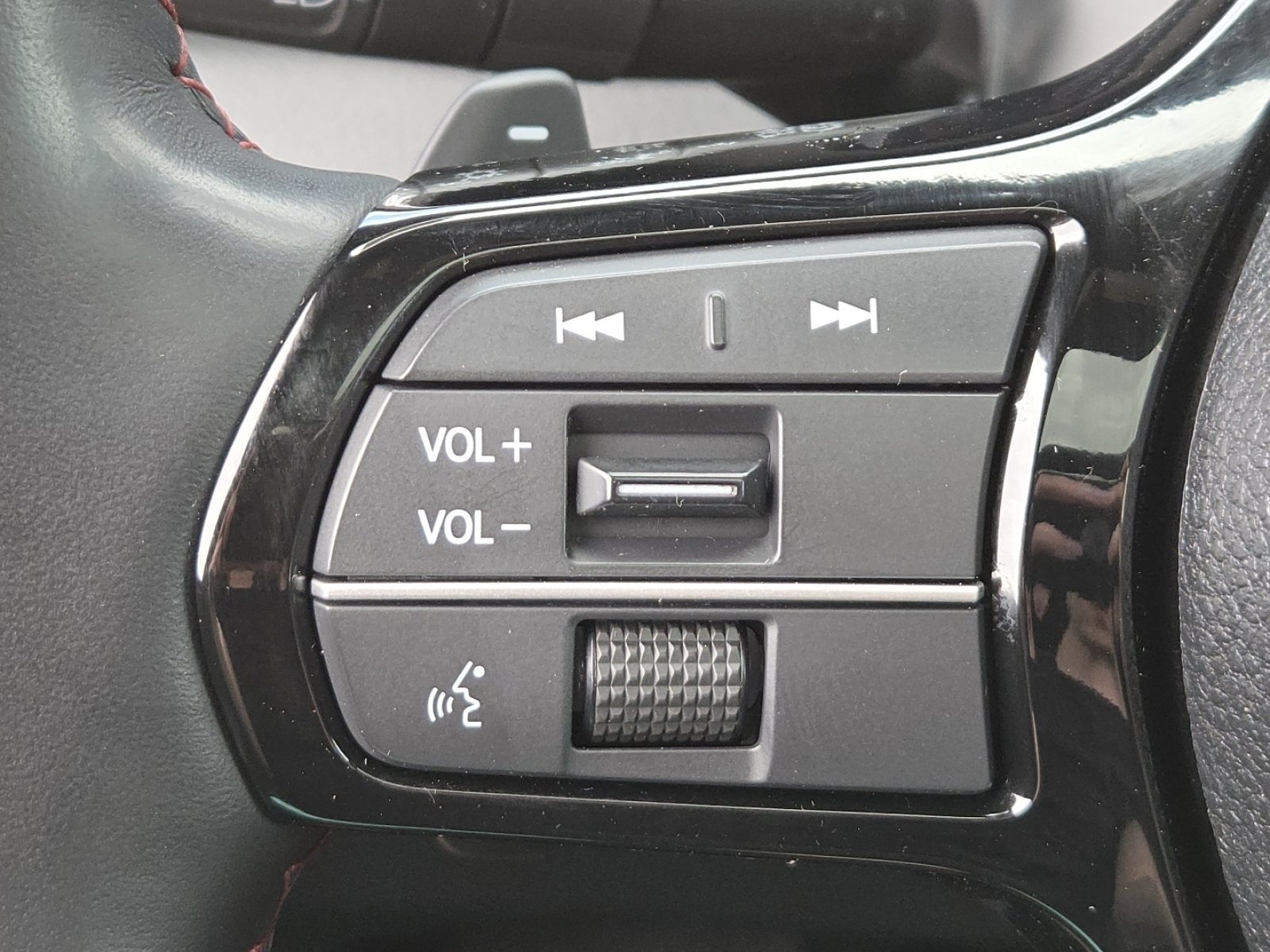 Used 2025 Honda Pilot Black Edition image 37