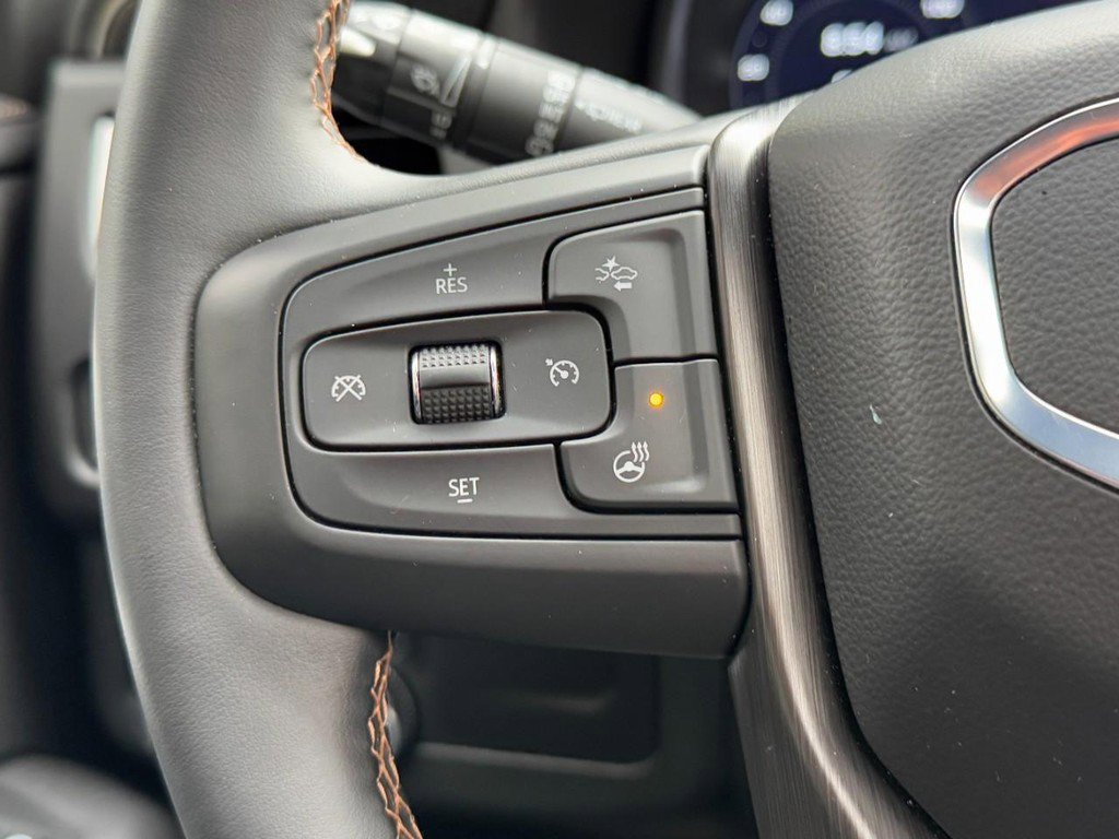 Used 2024 GMC Yukon AT4 w/ AT4 Premium Package image 18