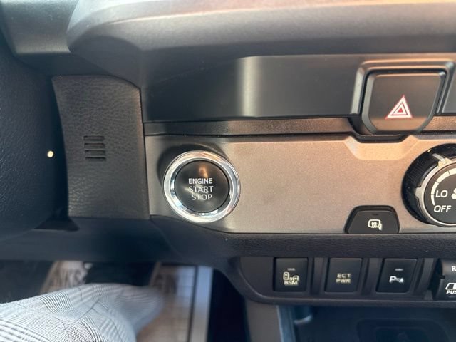 Used 2019 Toyota Tacoma TRD Sport w/ Technology Package RWD image 19
