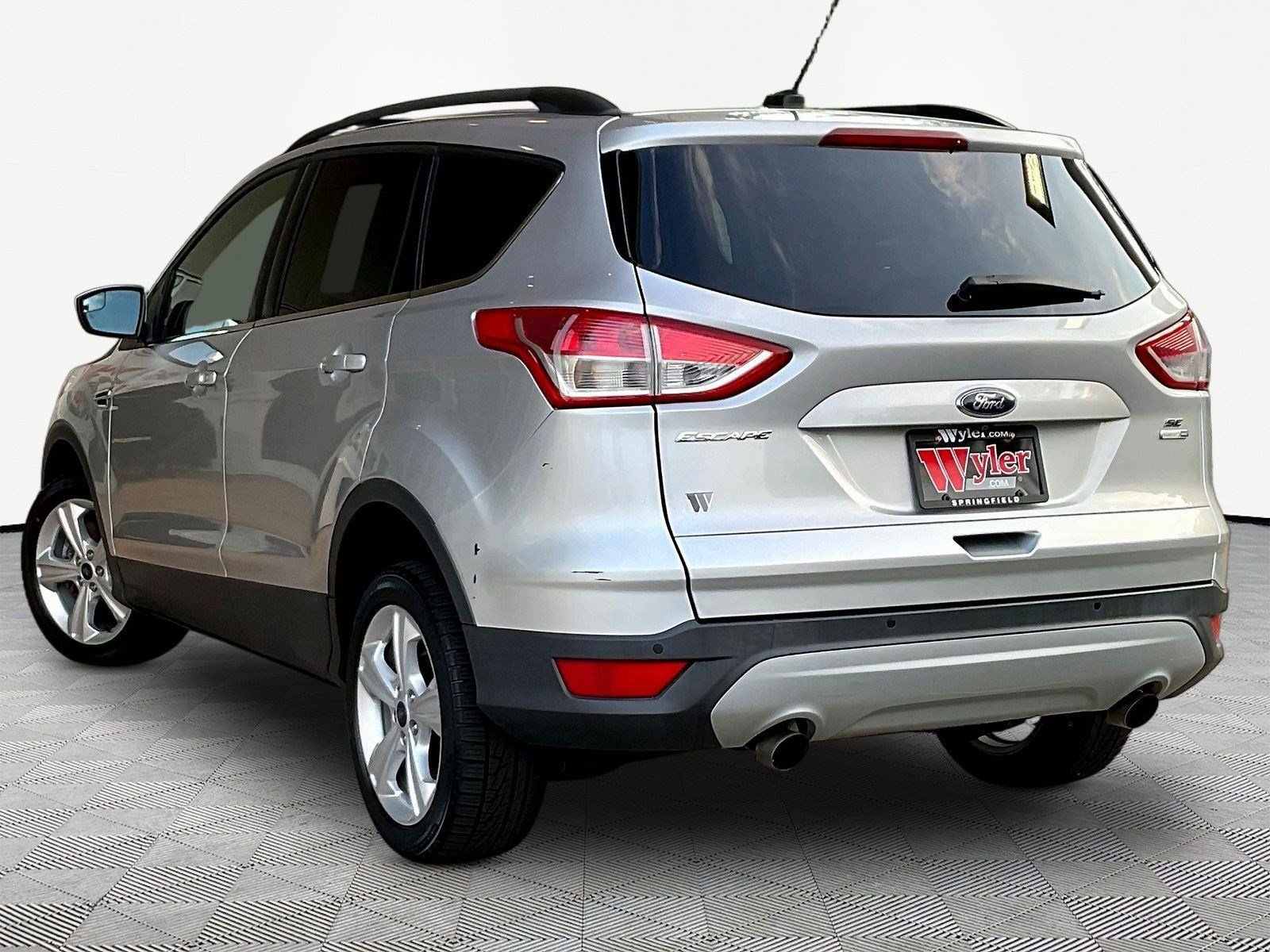 Used 2016 Ford Escape SE w/ Equipment Group 201A AWD/4WD image 4