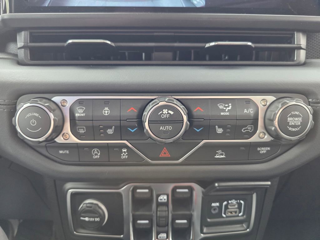 Used 2026 Jeep Gladiator Mojave image 16