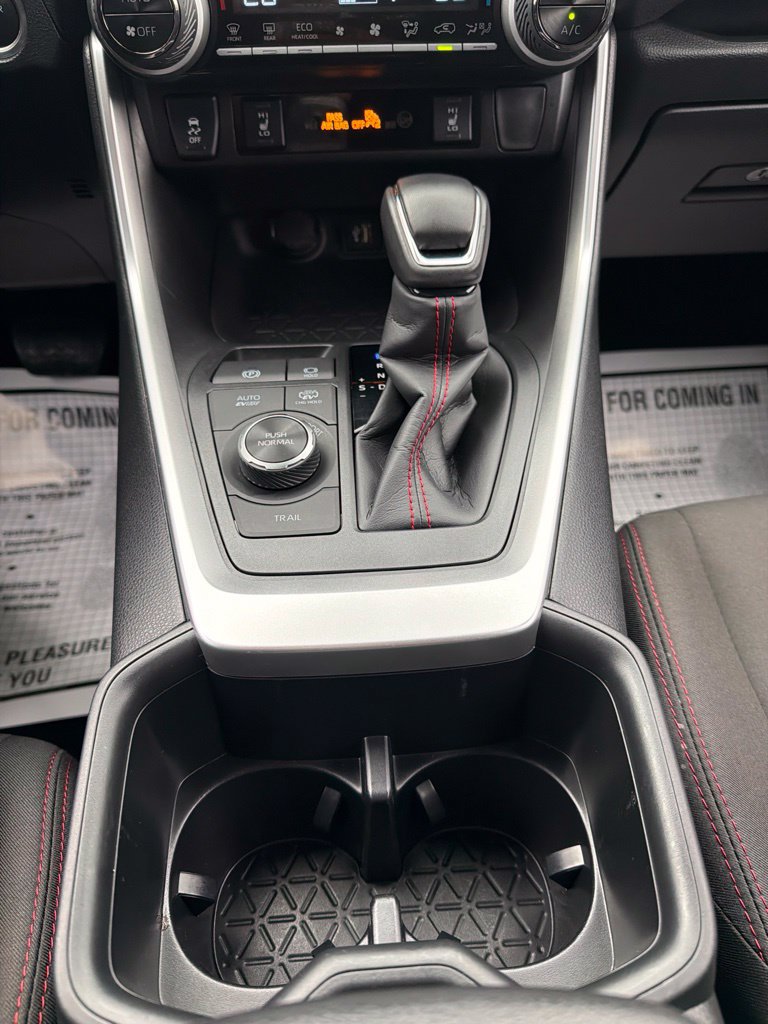 Used 2025 Toyota RAV4 SE AWD/4WD image 33