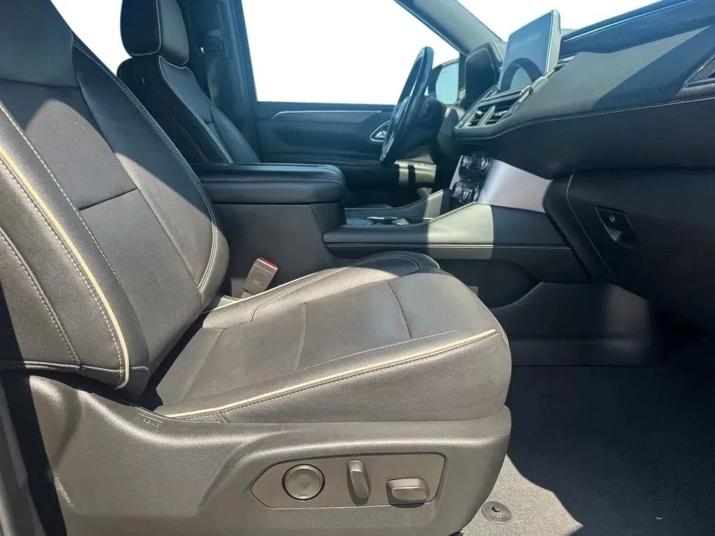 Used 2021 GMC Yukon SLT w/ SLT Premium Package AWD/4WD image 14