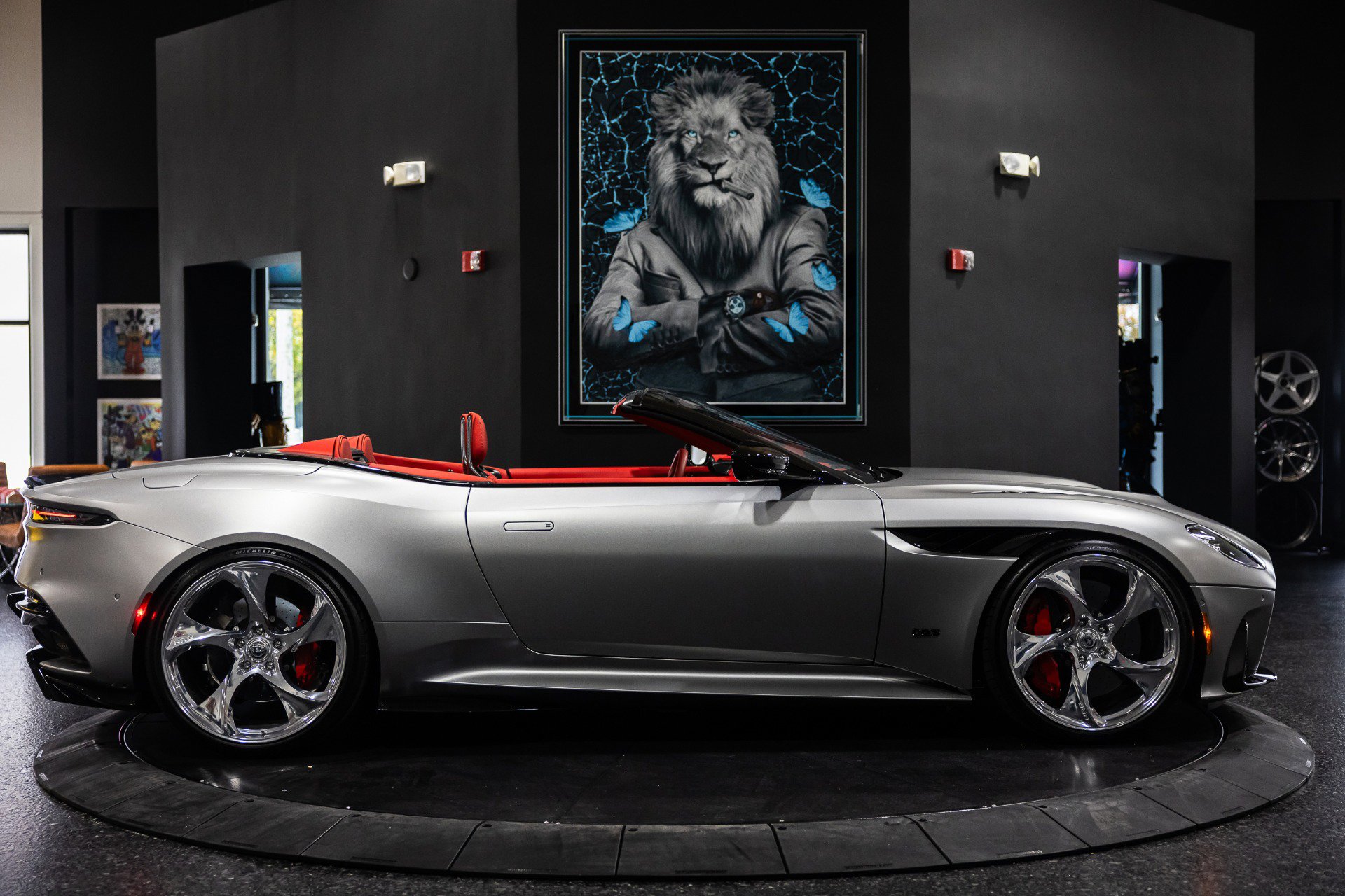 Used 2023 Aston Martin DBS Superleggera Volante image 3