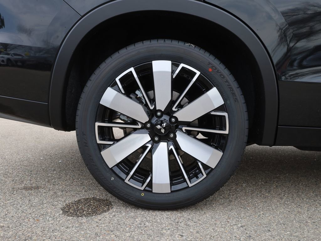 New 2025 Mitsubishi Outlander AWD image 12