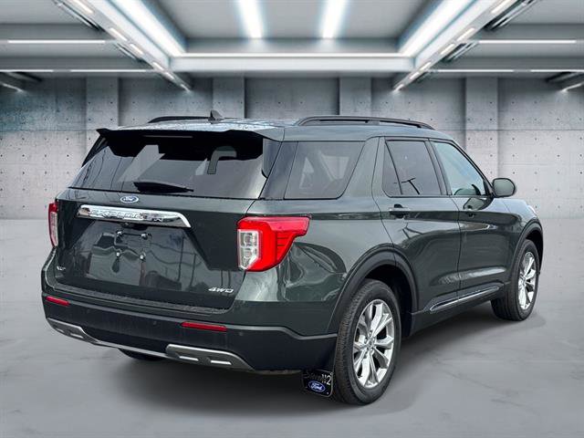 Used 2023 Ford Explorer XLT w/ Equipment Group 202A AWD/4WD image 4