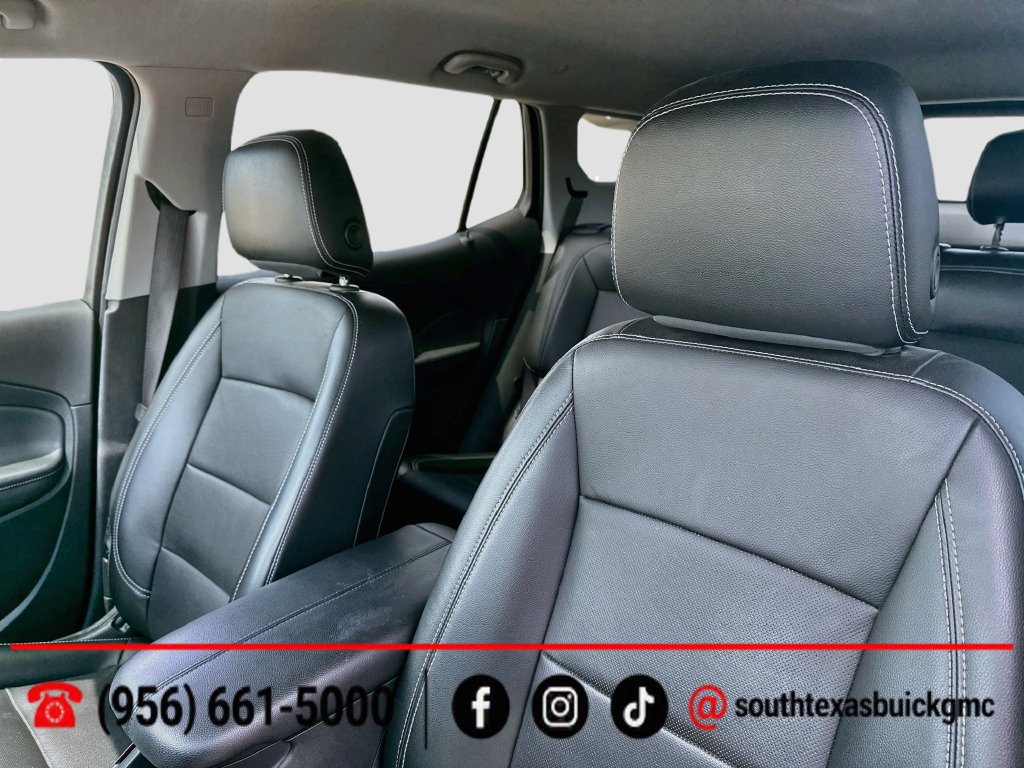 Used 2022 GMC Terrain SLT w/ LPO, 'HIT The Road' Package FWD image 13