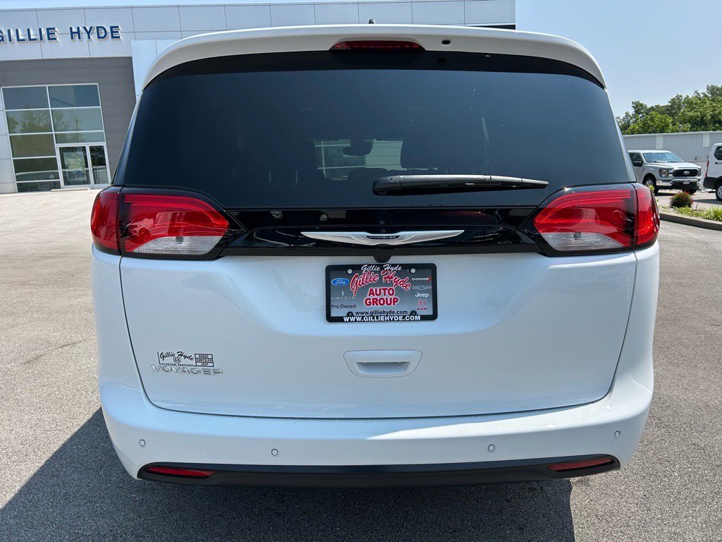 New 2025 Chrysler Voyager LX image 5