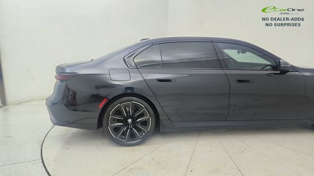 Used 2025 BMW i7 eDrive50 w/ M Sport Package RWD image 12