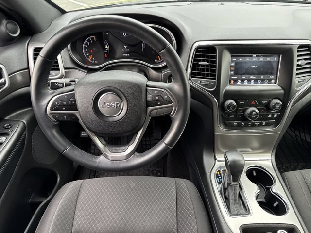 Used 2018 Jeep Grand Cherokee Laredo AWD/4WD image 14