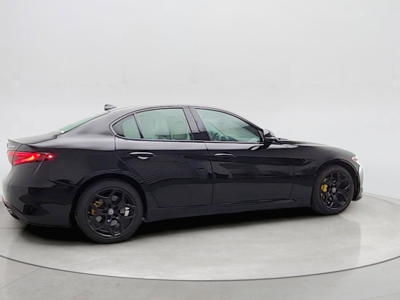 Used 2020 Alfa Romeo Giulia Base w/ Quick Order Package 22J Sport image 8