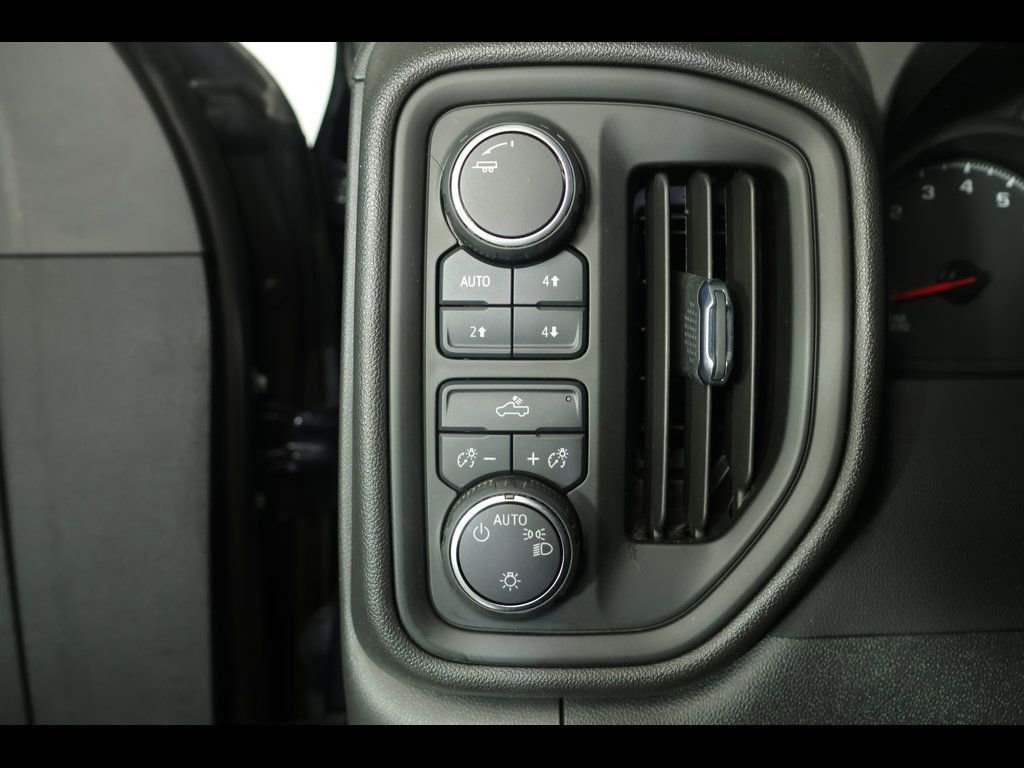 Used 2022 Chevrolet Silverado 1500 Custom Trail Boss w/ LPO, Dark Essentials Package image 12