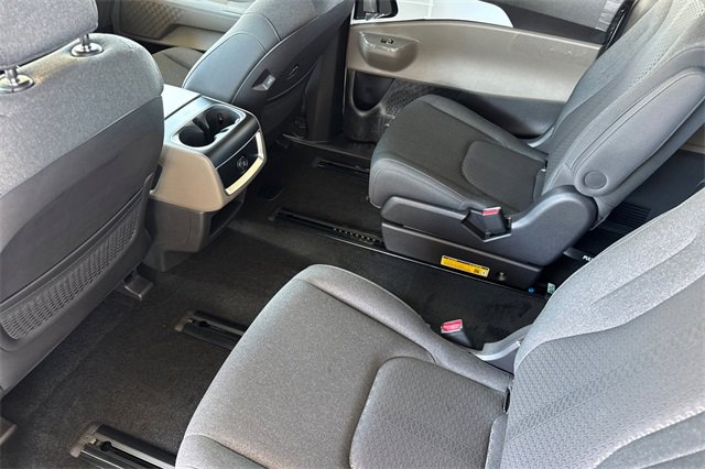 New 2026 Kia Carnival LX image 14