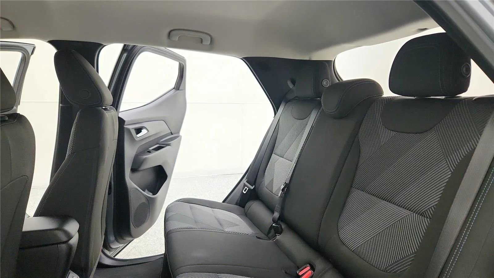 New 2027 Chevrolet Bolt LT w/ Comfort Package image 31