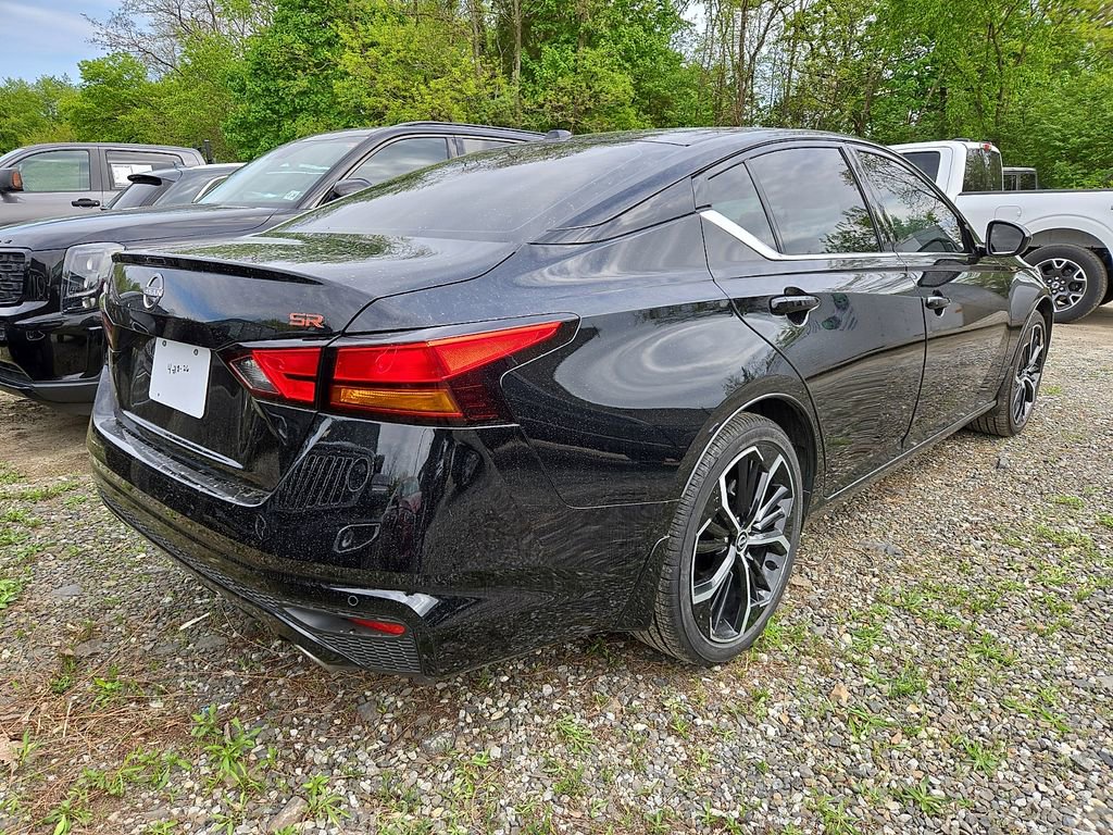 Used 2025 Nissan Altima 2.5 SR FWD image 4