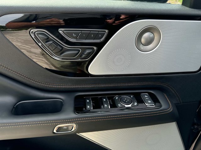 New 2025 Lincoln Aviator Black Label image 11