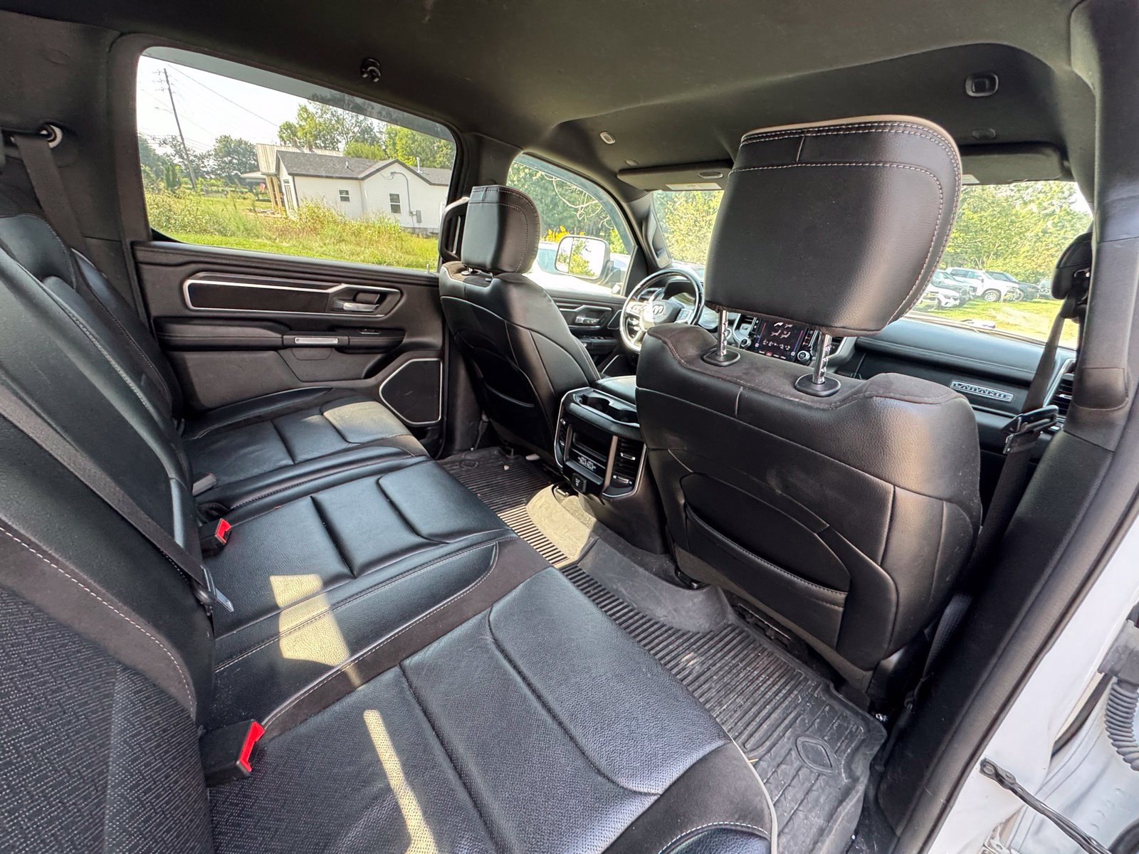 Used 2023 RAM 1500 Laramie AWD/4WD image 29