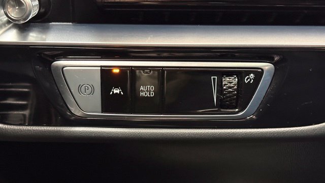 Used 2025 Cadillac Lyriq Luxury AWD/4WD image 32
