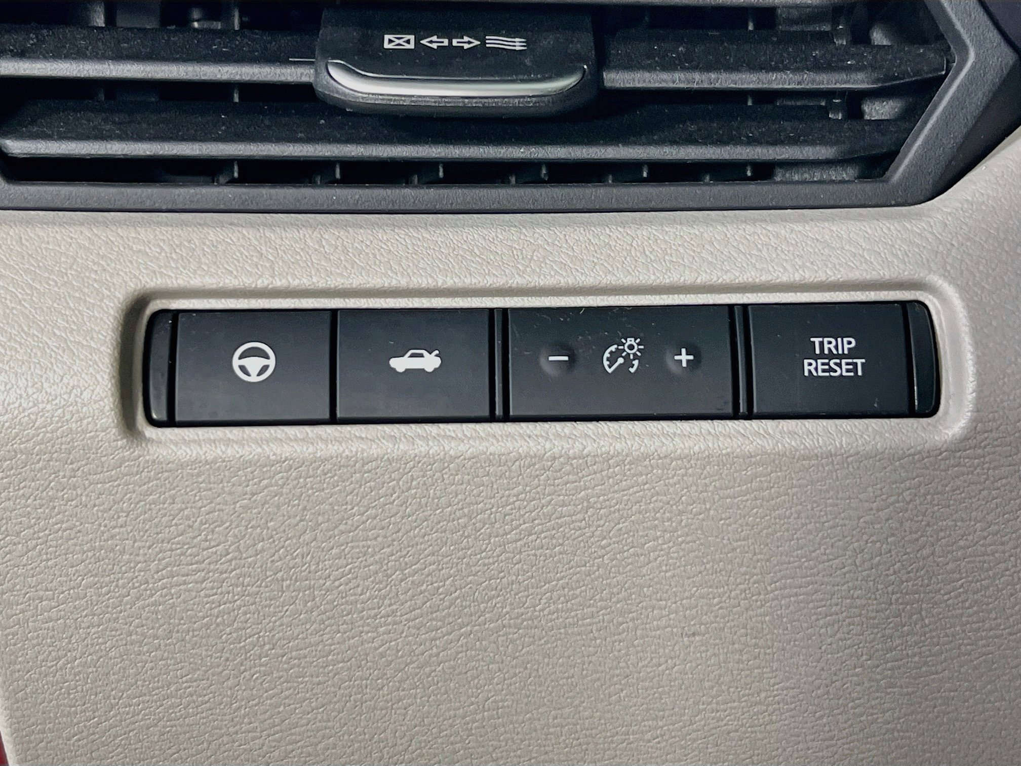 Used 2020 Nissan Altima 2.5 SL FWD image 10