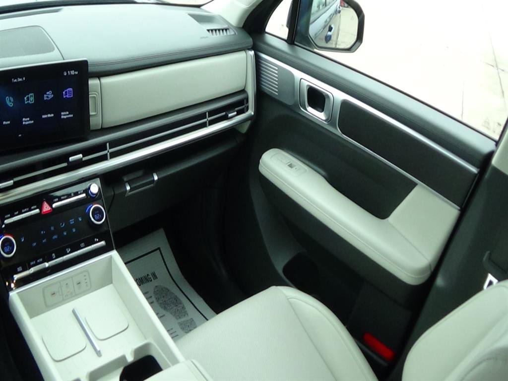 Used 2025 Hyundai Santa Fe SEL image 13