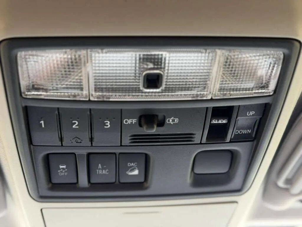 Used 2013 Toyota 4Runner SR5 w/ Convenience Pkg image 21