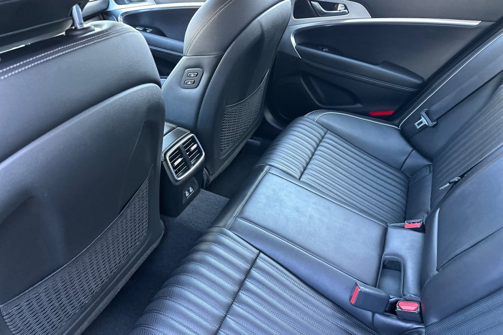 Used 2026 Genesis G70 2.5T Prestige image 15