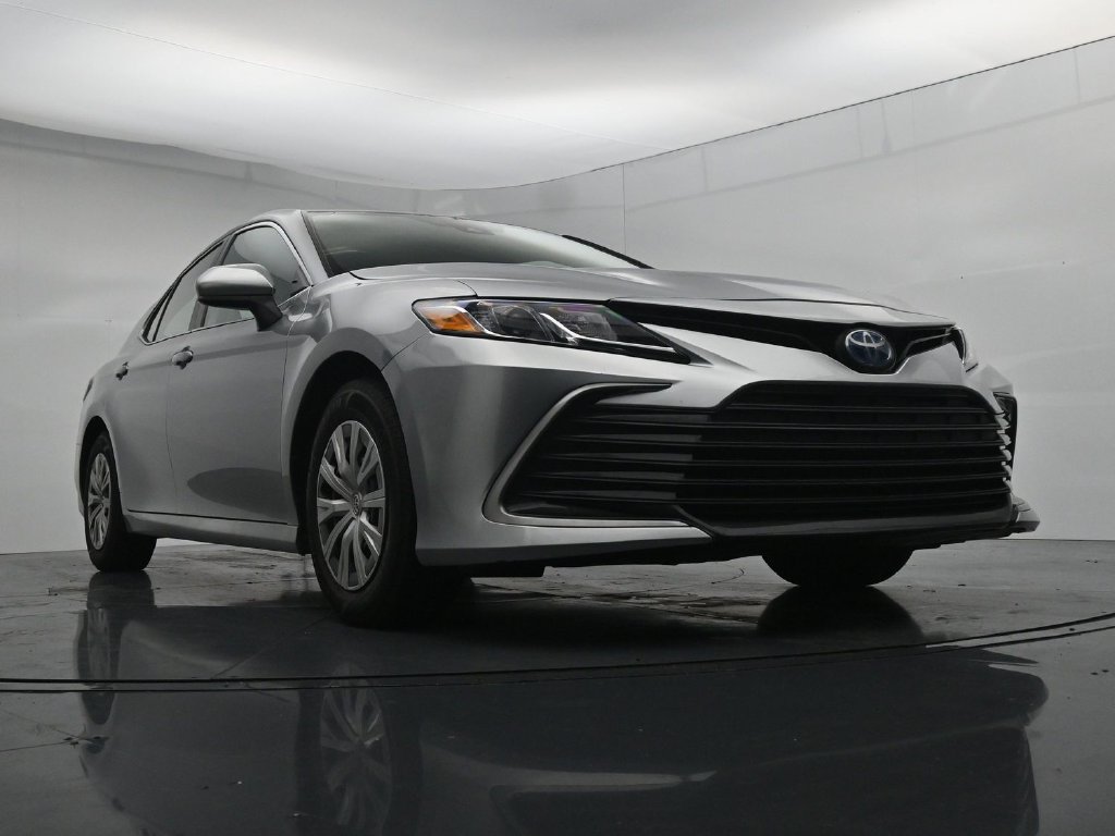 Used 2022 Toyota Camry LE FWD image 18