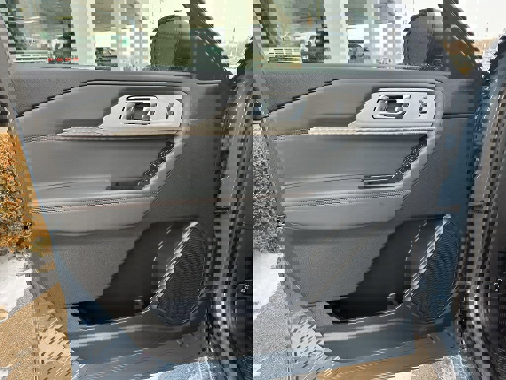 New 2026 Ford Explorer Active w/ Active Comfort Package image 10