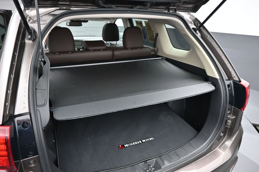 Used 2018 Mitsubishi Outlander GT AWD/4WD image 14