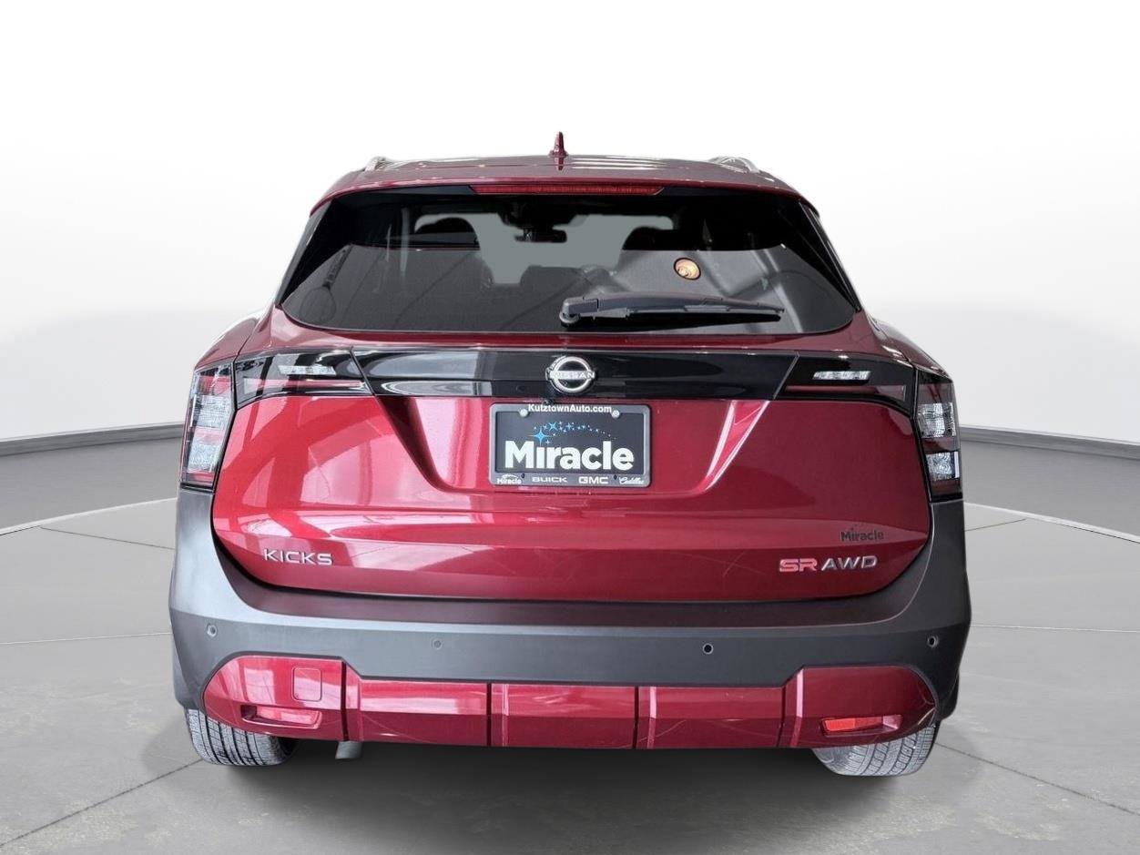 Used 2025 Nissan Kicks SR AWD/4WD image 13