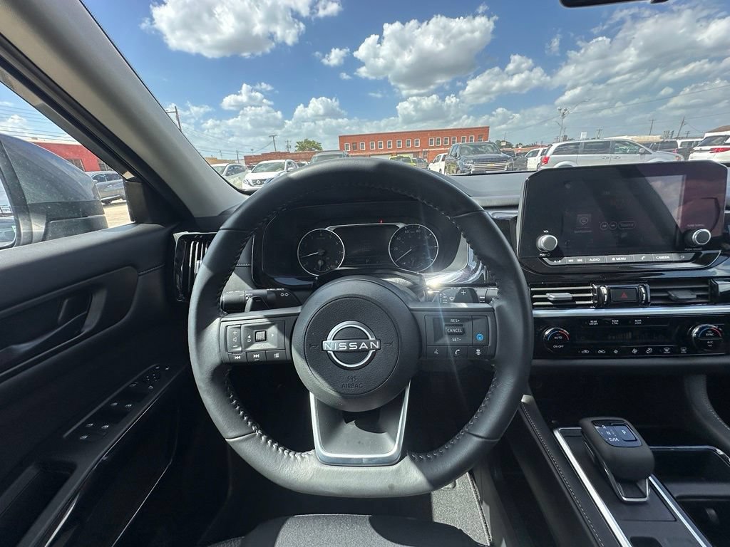 Certified 2025 Nissan Pathfinder SV w/ SV Premium Package FWD image 25