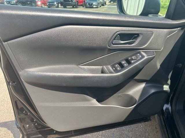 Used 2024 Nissan Rogue S image 12