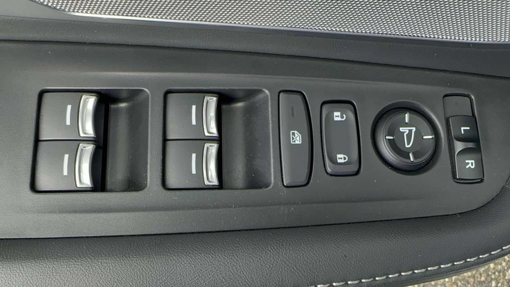 Used 2021 Acura RDX AWD w/ Advance Package image 13