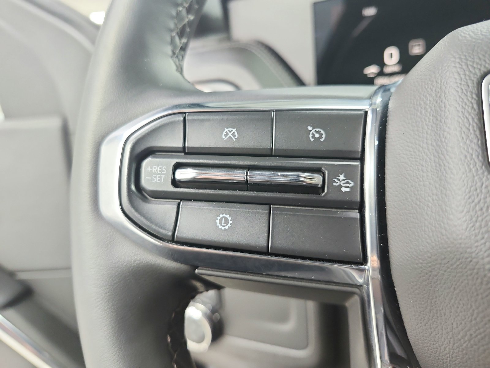 Used 2025 GMC Yukon Denali AWD/4WD image 23