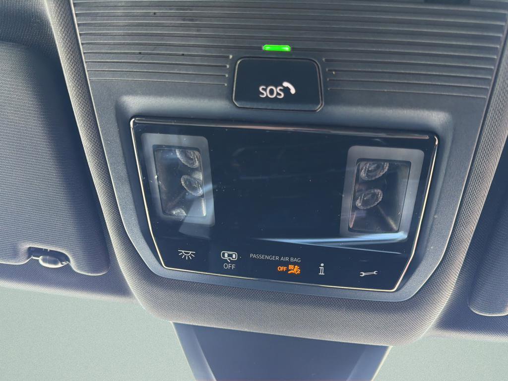 Used 2024 Volkswagen Atlas Cross Sport SE image 29