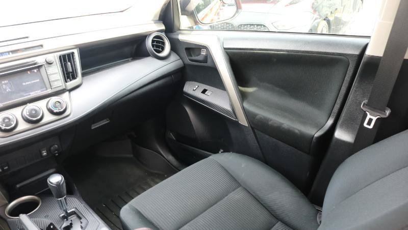 Used 2015 Toyota RAV4 LE AWD/4WD image 16