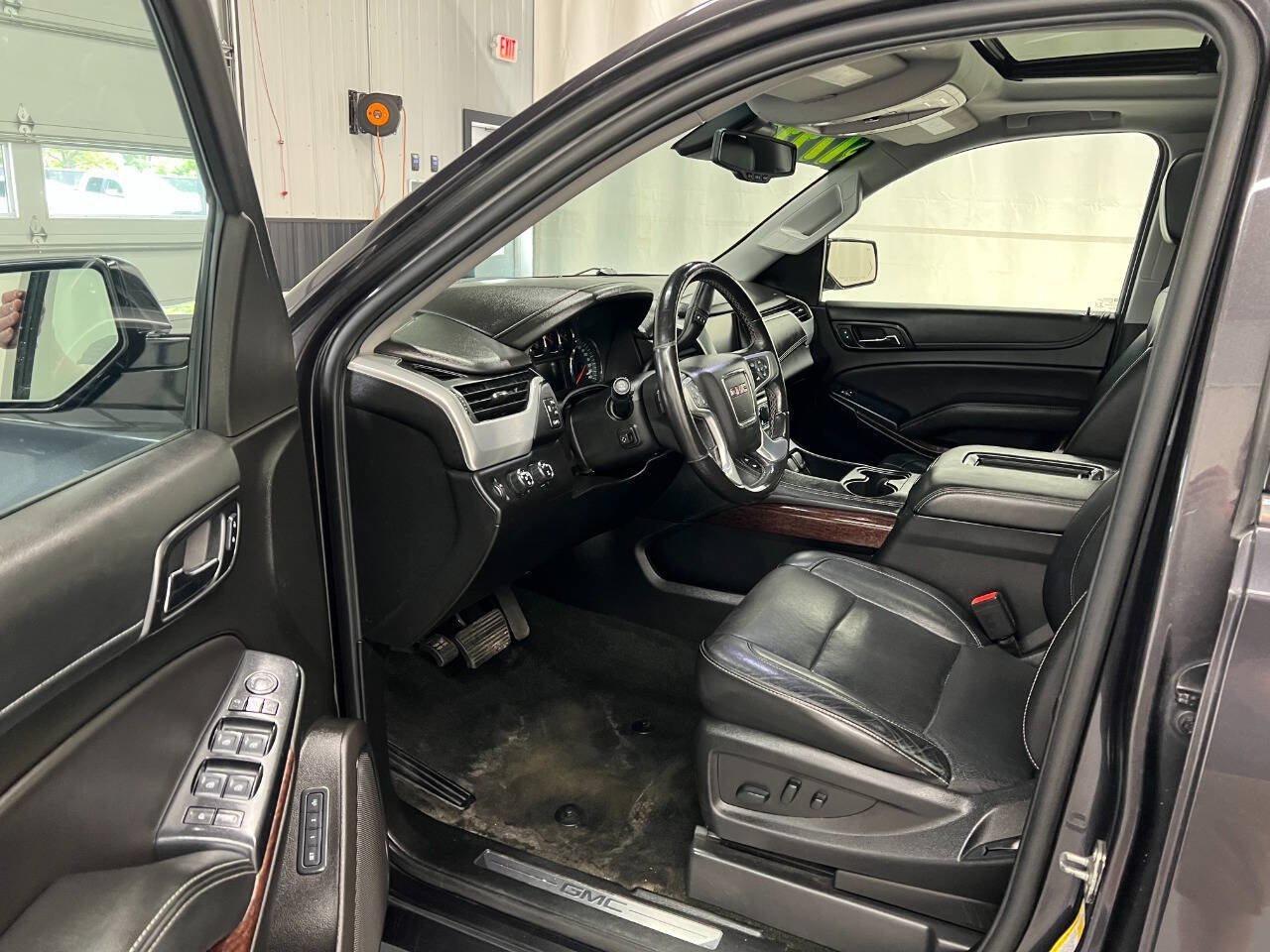 Used 2018 GMC Yukon SLT AWD/4WD image 7