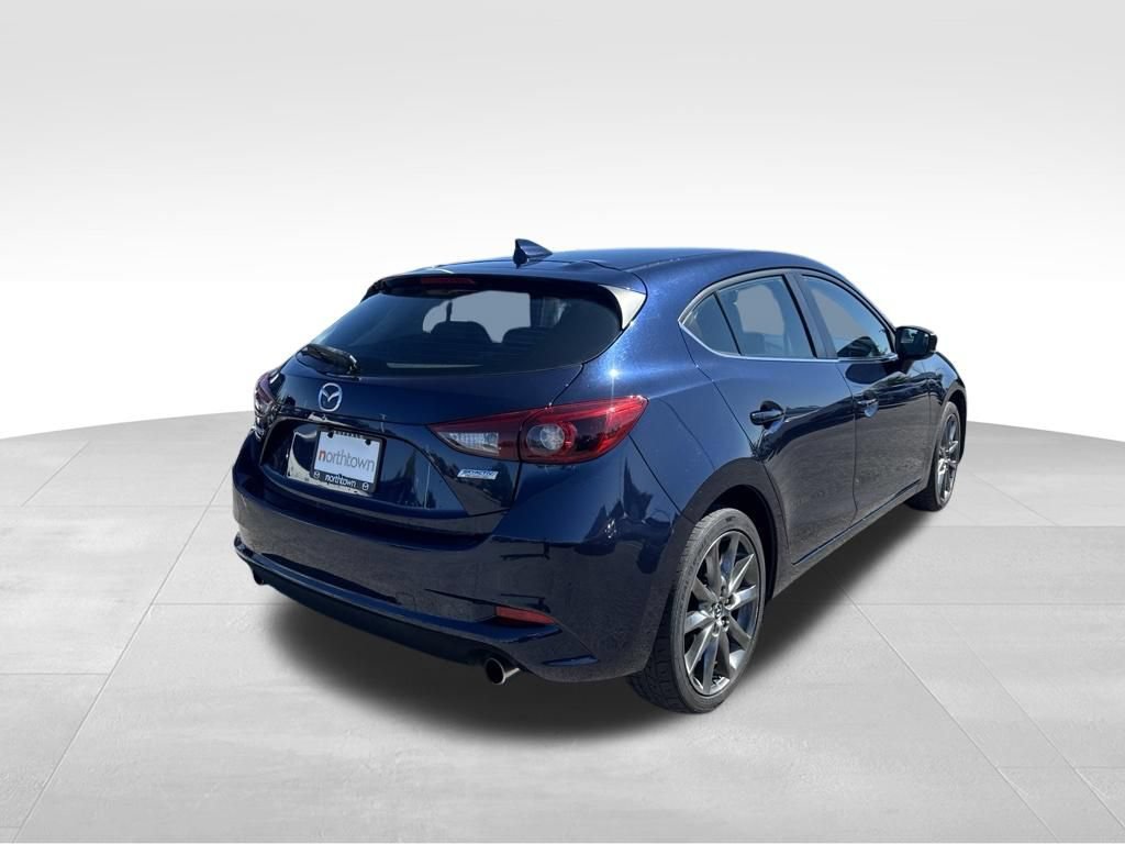 Used 2018 MAZDA MAZDA3 Grand Touring w/ Premium Equipment Package FWD image 7