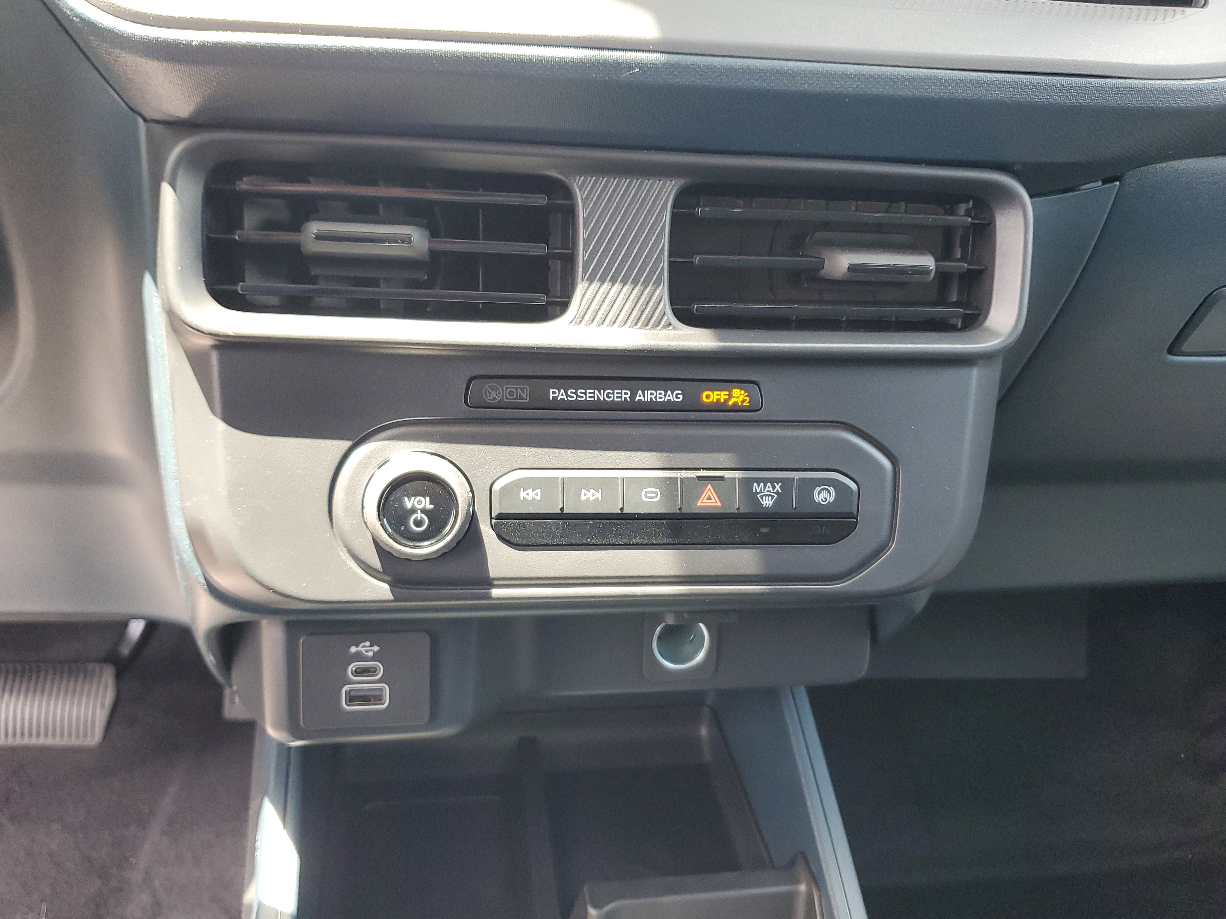 New 2026 Ford Maverick XL FWD image 18