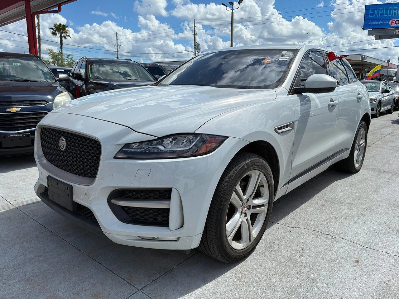 Used 2017 Jaguar F-PACE R-Sport AWD/4WD image 3